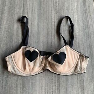 Tan Victoria’s Secret bra